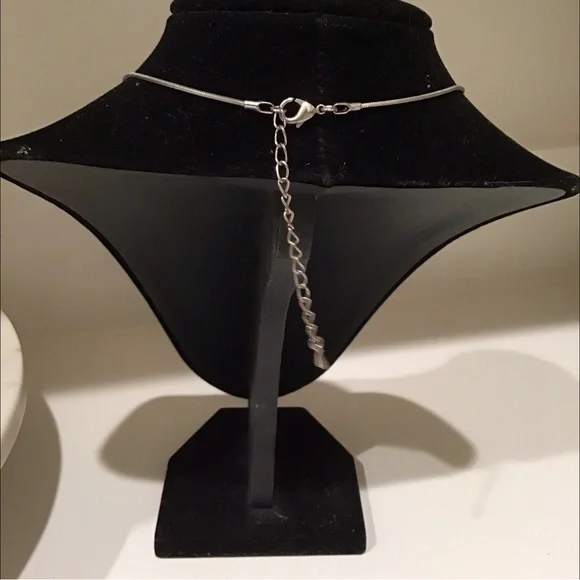 🔴HELLO KITTY CRYSTAL SILVER NECKLACE🔴🔴 - Picture 9 of 9